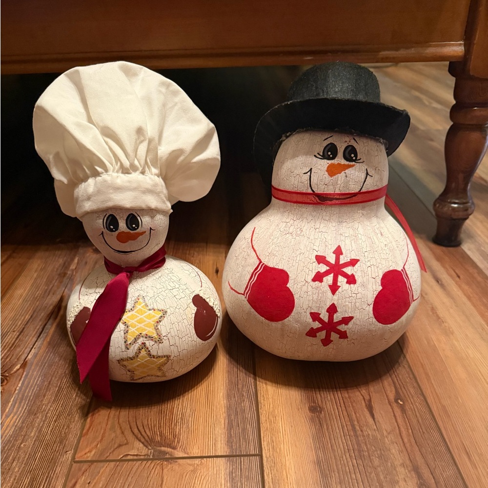 2 handmade snowmen
